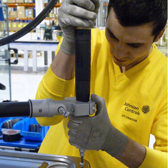 Johnson Controls will noch stärker auf dem indischen Markt auftreten und hat deshalb ein ehemaliges Joint Venture vor Ort komplett übernommen. Johnson Controls will noch stärker auf dem indischen Markt auftreten und hat deshalb ein ehemaliges Joint Venture vor Ort komplett übernommen.