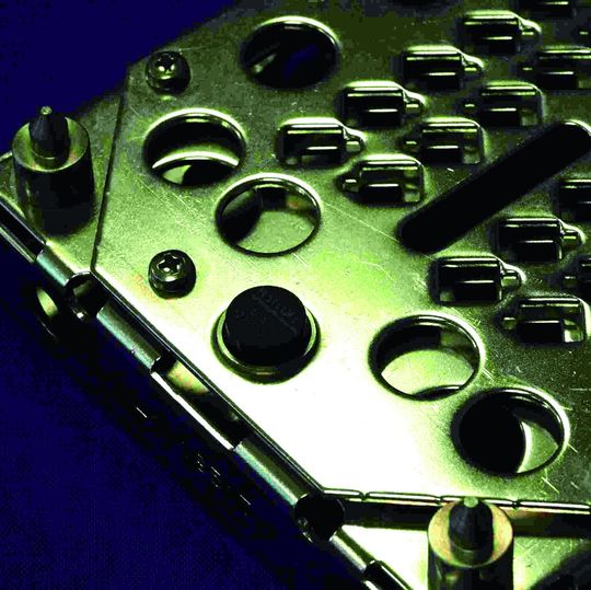 LK Mechanik gilt als Spezialist für die Herstellung filigraner, sehr dünnwandiger und präziser Bauteile aus Edelstahl – aber auch aus anderen Werkstoffen. LK Mechanik gilt als Spezialist für die Herstellung filigraner, sehr dünnwandiger und präziser Bauteile aus Edelstahl – aber auch aus anderen Werkstoffen.