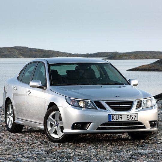 Nach Informationen der englischsprachigen Webseite „just-auto“ plant National Electric Vehicle Sweden (NEVS) die Produktion des Saab 9-3 mit Otto- und Dieselmotoren noch in diesem Jahr wieder aufzunehmen. Nach Informationen der englischsprachigen Webseite „just-auto“ plant National Electric Vehicle Sweden (NEVS) die Produktion des Saab 9-3 mit Otto- und Dieselmotoren noch in diesem Jahr wieder aufzunehmen.
