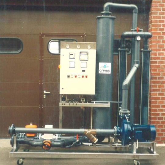 Speziell für industrielle Anforderungen haben die Carbo Kohlensäurewerke nun eine kompakte Anlage zur Durchlaufneutralisation mit CO2 entwickelt. Speziell für industrielle Anforderungen haben die Carbo Kohlensäurewerke nun eine kompakte Anlage zur Durchlaufneutralisation mit CO2 entwickelt.