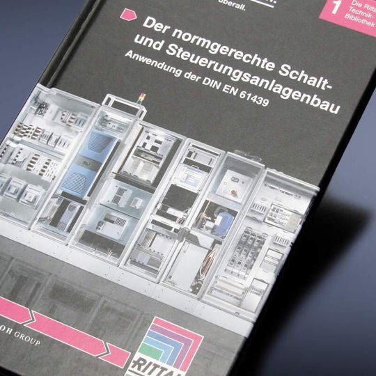 Start einer Serie: Auftakt einer Technik-Bibliothek bildet der Band „Der normgerechte Schalt- und Steuerungsanlagenbau“.