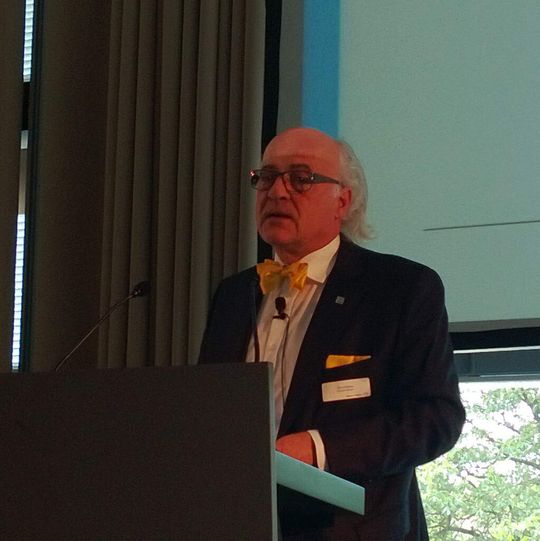 Obwohl Endress+Hauser im vergangenen Jahr laut Firmenchef Klaus Endress ein „weiteres Best Year“ verzeichnen konnte, sei „2012 kein leichtes Jahr“ gewesen. Obwohl Endress+Hauser im vergangenen Jahr laut Firmenchef Klaus Endress ein „weiteres Best Year“ verzeichnen konnte, sei „2012 kein leichtes Jahr“ gewesen.