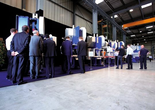 Die neue «C-Flexline» in den verschiedenen Baugrössen auf der Hausmesse in Gettnau. Die neue «C-Flexline» in den verschiedenen Baugrössen auf der Hausmesse in Gettnau.
