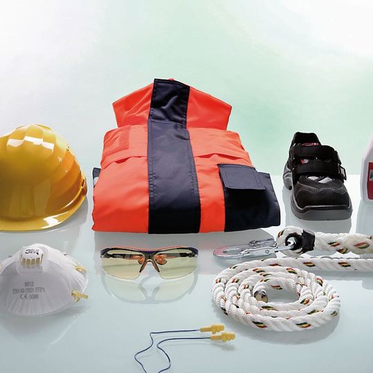 Das Ergebnis einer Gefährdungsbeurteilung: ein buntes, aber individuell zugeschnittenes Portfolio persönlicher Schutzausrüstungen. Das Ergebnis einer Gefährdungsbeurteilung: ein buntes, aber individuell zugeschnittenes Portfolio persönlicher Schutzausrüstungen.