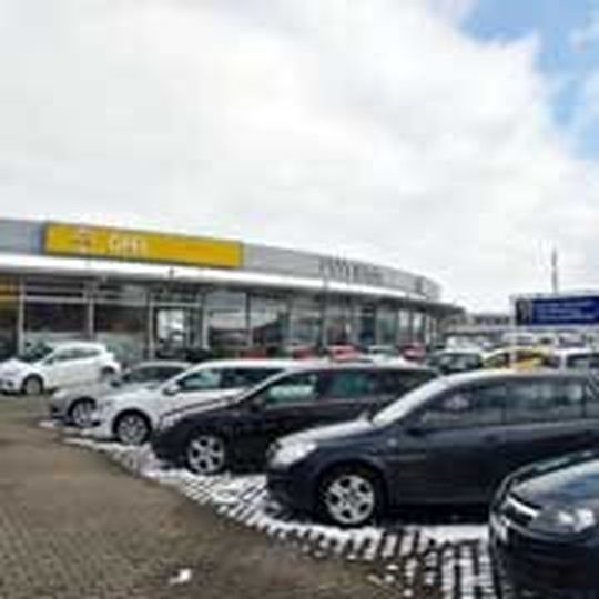 Einladend präsentiert sich das Autohaus Böttche im Norden der Stadt Brandenburg. Einladend präsentiert sich das Autohaus Böttche im Norden der Stadt Brandenburg.