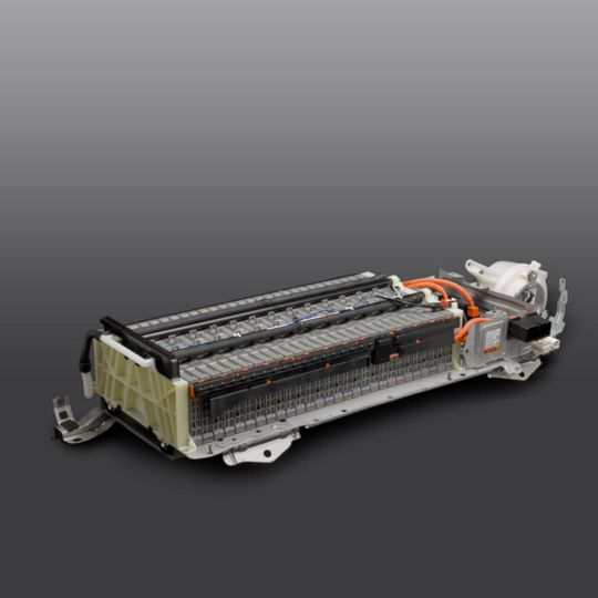 Bei der Massenlagerung von Lithium-Ionen-Batterien gibt es diverse Gefahren. Der Versicherer FM Global hat diese in einer Studie zusammengefasst. Bei der Massenlagerung von Lithium-Ionen-Batterien gibt es diverse Gefahren. Der Versicherer FM Global hat diese in einer Studie zusammengefasst.