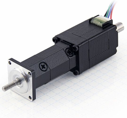 Alle L20-Linearaktuatoren integrieren eine hochwertige Peek-Gewinde-Buchse, die eine lange Lebensdauer sicherstellen soll. Alle L20-Linearaktuatoren integrieren eine hochwertige Peek-Gewinde-Buchse, die eine lange Lebensdauer sicherstellen soll.