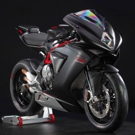 Die neue F3 800. Die neue F3 800.