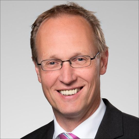 Der neue TMHD-Vertriebsleiter Ralf Fehrmann folgt auf Axel Wahle, der zu TMHE nach Brüssel wechselt. Der neue TMHD-Vertriebsleiter Ralf Fehrmann folgt auf Axel Wahle, der zu TMHE nach Brüssel wechselt.