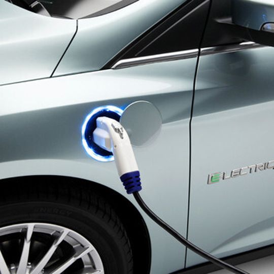 Den Preis für den Focus Electric hat Ford noch nicht bekannt gegeben. In den USA kostet er knapp 40.000 Dollar. Den Preis für den Focus Electric hat Ford noch nicht bekannt gegeben. In den USA kostet er knapp 40.000 Dollar.