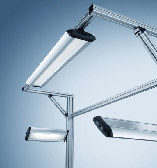 Mit T5-Leuchtstofflampen oder LEDs – die Systemleuchtenfamilie Tameto bietetzahlreiche Möglichkeiten für eine individuelle Beleuchtungslösung an Systemarbeitsplätzen. Mit T5-Leuchtstofflampen oder LEDs – die Systemleuchtenfamilie Tameto bietetzahlreiche Möglichkeiten für eine individuelle Beleuchtungslösung an Systemarbeitsplätzen.