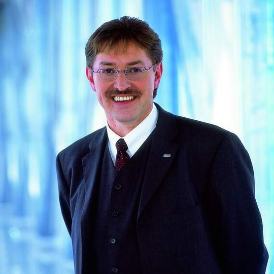 Thomas Hartung, X-FAB: „Die XP018-Technologie ist ideal für piezo- und kapazitiv arbeitende Treiberschaltungen.“ Thomas Hartung, X-FAB: „Die XP018-Technologie ist ideal für piezo- und kapazitiv arbeitende Treiberschaltungen.“