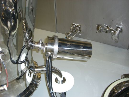 Die Aufnahme zeigt CIP-Vorrichtung für die LHP-Sonde in einem Wirbelschichtapparat. Bilder: J-M Analsentechnik Die Aufnahme zeigt CIP-Vorrichtung für die LHP-Sonde in einem Wirbelschichtapparat. Bilder: J-M Analsentechnik