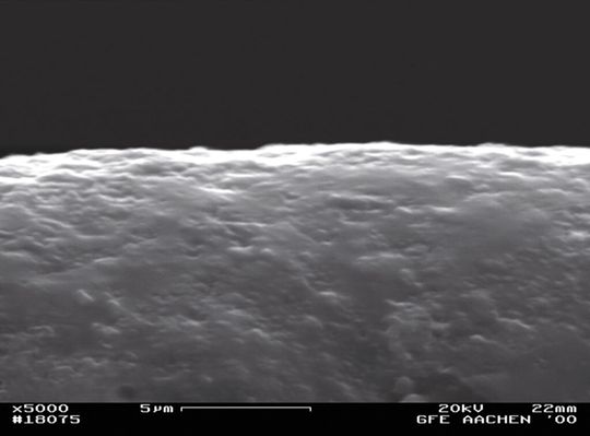 Die patentierten Multilayer der CCDia-Serie kombinieren kristalline und nanokristalline Schichteigenschaften zu extrem glatten Oberflächen. Die patentierten Multilayer der CCDia-Serie kombinieren kristalline und nanokristalline Schichteigenschaften zu extrem glatten Oberflächen.