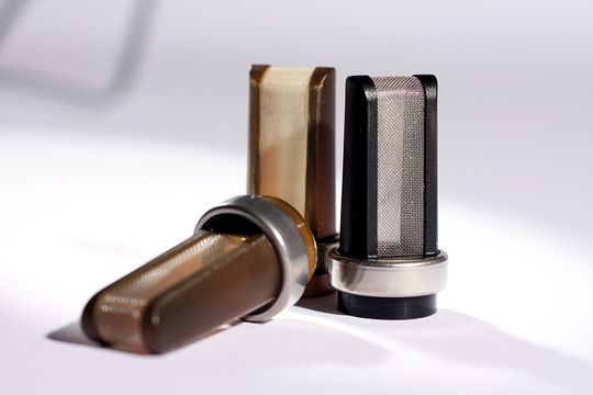 Individuelle Filtersiebe: Durch die innovative Geometrie des V-Filters entsteht kaum Druckverlust im Flüssigkeitskreislauf. Individuelle Filtersiebe: Durch die innovative Geometrie des V-Filters entsteht kaum Druckverlust im Flüssigkeitskreislauf.