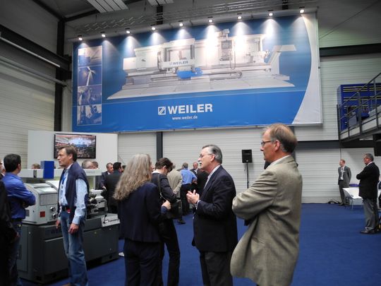 Rund 2000 Besucher kamen zum 75. Firmenjubiläum der Weiler Werkzeugmaschinen GmbH. Rund 2000 Besucher kamen zum 75. Firmenjubiläum der Weiler Werkzeugmaschinen GmbH.