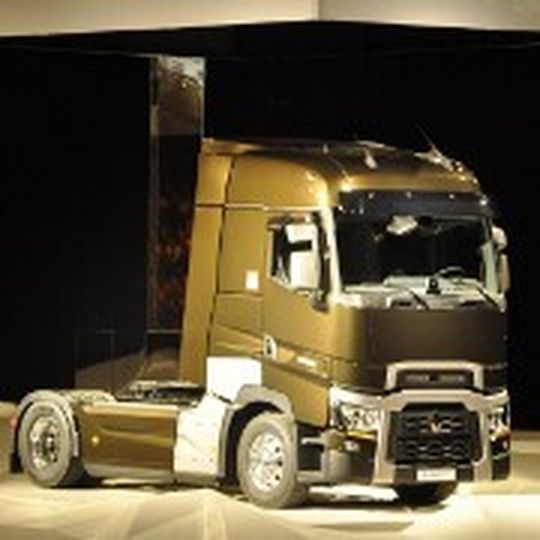 Range T: Das neue Flaggschiff aus dem Hause Renault Trucks. Range T: Das neue Flaggschiff aus dem Hause Renault Trucks.