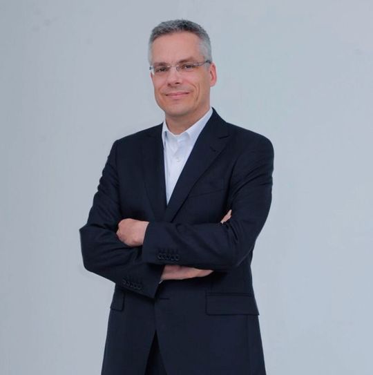 Nach Einschätzung von Trumpf-Manager Detlef Kranich hat die spanische Wirtschaft in den letzten vier Jahren ihre Wettbewerbsfähigkeit enorm verbessert. Nach Einschätzung von Trumpf-Manager Detlef Kranich hat die spanische Wirtschaft in den letzten vier Jahren ihre Wettbewerbsfähigkeit enorm verbessert.