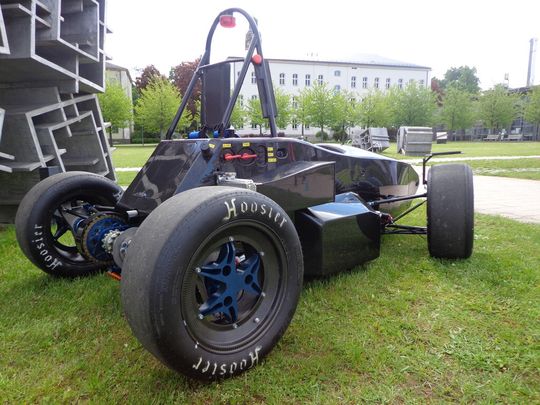 Das Running Snail Racing-Team der Hochschule Amberg-Weiden rechnet sich mit seinem Elektrorenner gute Chancen aus.