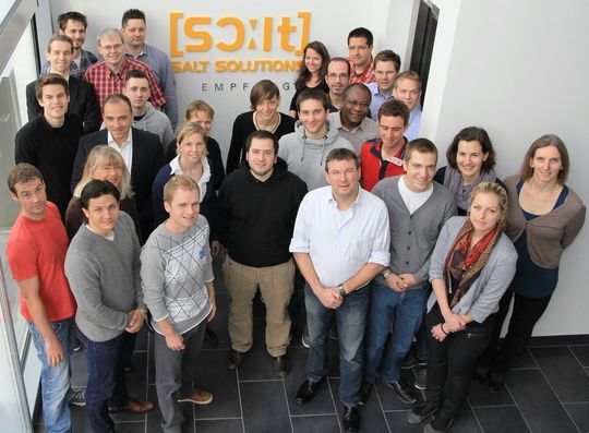 Können stolz auf ihr Unternehmen sein, das zum „SIEgER“ 2013 gewählt wurde: Mitarbeiter der Würzburger Salt Solutions GmbH. Können stolz auf ihr Unternehmen sein, das zum „SIEgER“ 2013 gewählt wurde: Mitarbeiter der Würzburger Salt Solutions GmbH.