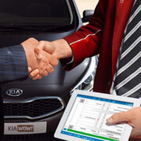 Bei ausgewählten Kia-Partnern kommt in der Direktannahme ein Ipad zum Einsatz.
