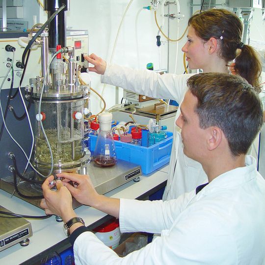 Unterstützten Sie die Petition von Tobias Göcke zum Fortbestand der einzigen Professur für Technische Chemie an der TU Dresden. Unterstützten Sie die Petition von Tobias Göcke zum Fortbestand der einzigen Professur für Technische Chemie an der TU Dresden.