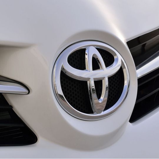 Die Corona-Pandemie belastet auch Toyota schwer. Die Corona-Pandemie belastet auch Toyota schwer.