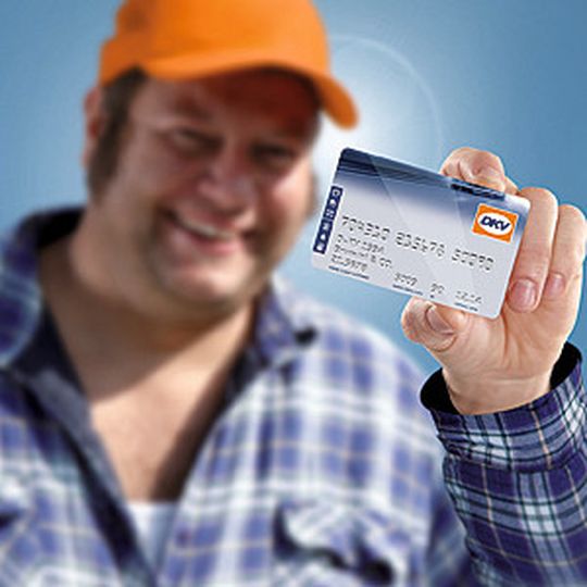 Die DKV-Card, eine Tankkarte für ganz Europa, wurde bereits sieben Mal Tankkarte des Jahres für den gewerblichen Güter- und Omnibusverkehr. Die DKV-Card, eine Tankkarte für ganz Europa, wurde bereits sieben Mal Tankkarte des Jahres für den gewerblichen Güter- und Omnibusverkehr.