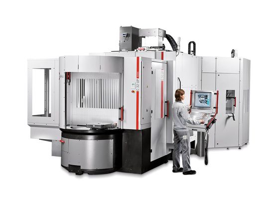Automatisierungslösung: die C 32 adaptiert an den Palettenwechsler PW 250. Automatisierungslösung: die C 32 adaptiert an den Palettenwechsler PW 250.