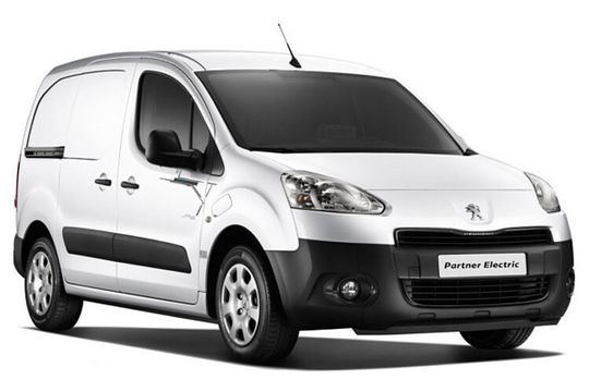 Die Kastenwagenmodelle von PSA, wie der Peugeot Partner, erhalten auch einen Elektroantrieb. Der 49 kW starke Elektromotor mit 200 Nm Drehmoment ist nach Angaben des Herstellers im Idealfall für eine Reichweite von 170 Kilometern gut.