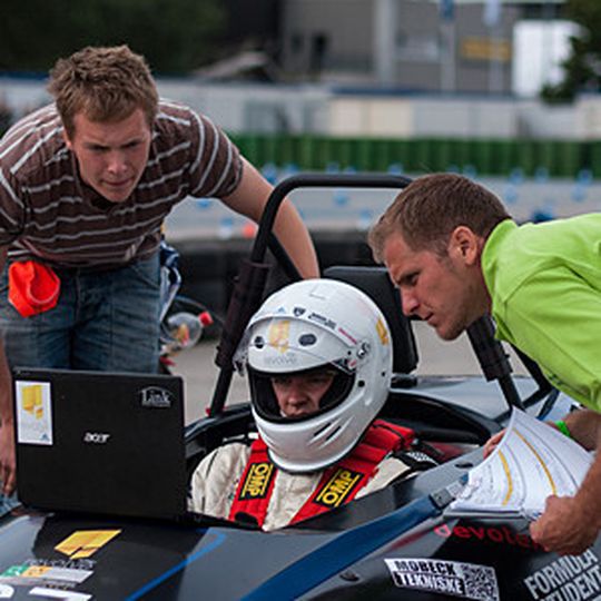 Bei der Formula Student Germany geht nichts ohne Computer - PTC hilft den Teams jetzt mit Software. Bei der Formula Student Germany geht nichts ohne Computer - PTC hilft den Teams jetzt mit Software.