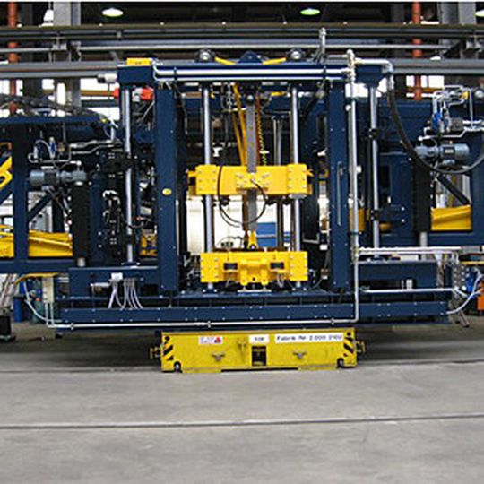 Die Steinformmaschinen der Besser GmbH sollen künftig wieder unter dem Namen Omag vermarktet werden.