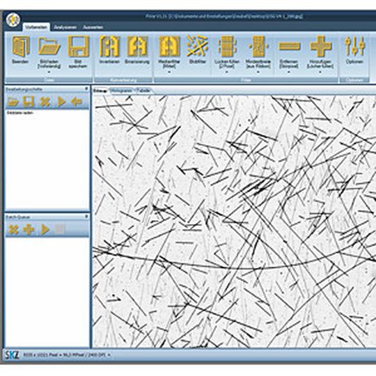 Darstellung der Fasern über die neu entwickelte Software zur Faserlängenanalyse. Erkannte Fasern werden später farblich markiert.