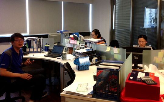 Die Mitarbeiter in Shanghai werden den Kunden technisch beratend zur Seite stehen und fundiertes Anwender-Know-how vermitteln damit immer das richtige Werkzeug gewählt wird. Die Mitarbeiter in Shanghai werden den Kunden technisch beratend zur Seite stehen und fundiertes Anwender-Know-how vermitteln damit immer das richtige Werkzeug gewählt wird.