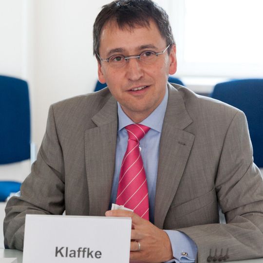Prof. Dr. Werner Klaffke, Geschäftsführer Bayern Innovativ: „Das Ergebnis von Open Innovation ist mehr als die Summe der Teile.“ Prof. Dr. Werner Klaffke, Geschäftsführer Bayern Innovativ: „Das Ergebnis von Open Innovation ist mehr als die Summe der Teile.“
