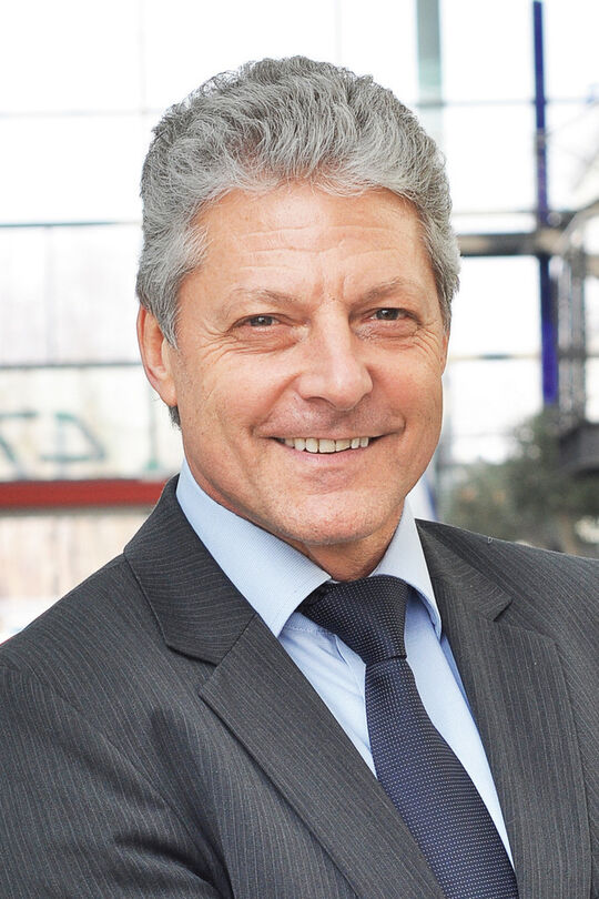 Karl Heinz Warum, Director del Canal de Alemania en Dell
