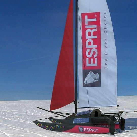 Der CAM-Software-Hersteller Esprit sponsert den “Quest through the Pole”, eine 3 monatige Wissenschaft- und Umweltpolarexpedition. Der CAM-Software-Hersteller Esprit sponsert den “Quest through the Pole”, eine 3 monatige Wissenschaft- und Umweltpolarexpedition.