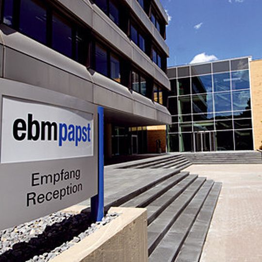 So sieht heute die Unternehmenszentrale von EBM-Papst Mulfingen aus. Die Anfänge ... So sieht heute die Unternehmenszentrale von EBM-Papst Mulfingen aus. Die Anfänge ...