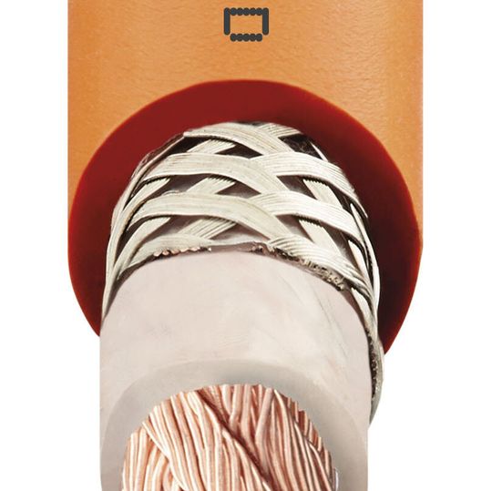 Damit ist die Einzelader wesentlich dünner als eine Servoleitung und somit bestens für den bewegten Einsatz in beengten Bauräumen der Werkzeugmaschinen geeignet.