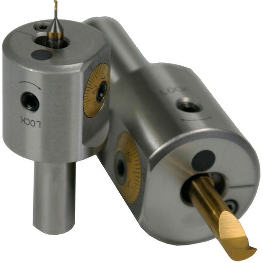 Die Schweizer Swiss Tool Systems AG präsentiert zur EMO 2013 neue Ausdrehköpfe für kleinste Bohrungen bei höchsten Drehzahlen.