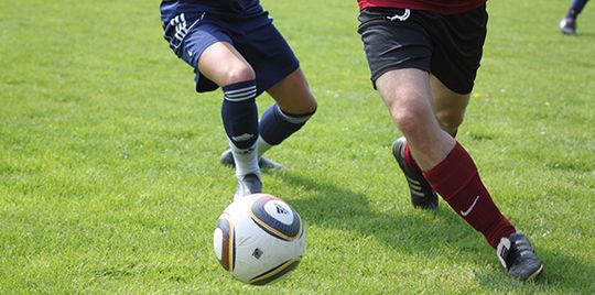 Bei der Nachwuchsförderung kann der Mittelstand viel vom deutschen Fußball lernen. Was genau, lesen Sie in diesem Artikel. Bei der Nachwuchsförderung kann der Mittelstand viel vom deutschen Fußball lernen. Was genau, lesen Sie in diesem Artikel.