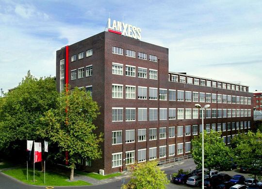 Saltigo, ein hundertprozentiges Tochterunternehmen des Spezialchemie-Konzerns Lanxess, zieht um: Ab September dieses Jahres wird der Feinchemie-Spezialist seine Unternehmenszentrale von Langenfeld nach Leverkusen verlegen und seine weltweiten Geschäfte künftig vom Gebäude K 10 aus steuern.