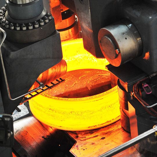 Siempelkamp erweitert sein Produktspektrum um Ringwalzwerke. Siempelkamp erweitert sein Produktspektrum um Ringwalzwerke.