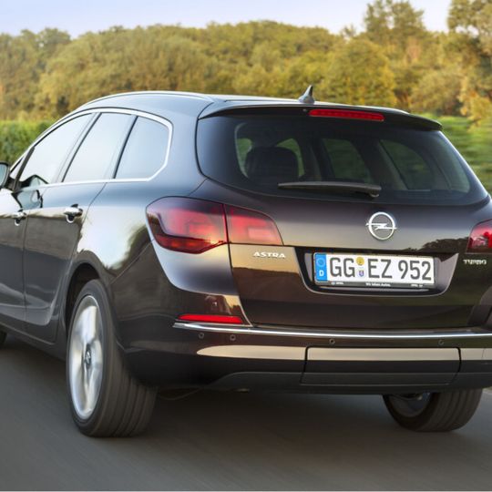 Gerade der Astra war den Australiern zu teuer. Opel zieht sich aufgrund der schlechten Zahlen aus Down Under zurück. Gerade der Astra war den Australiern zu teuer. Opel zieht sich aufgrund der schlechten Zahlen aus Down Under zurück.
