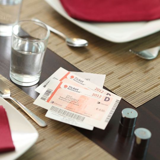 Die Menü-Schecks, Ticket Restaurant basieren immer auf dem aktuellen Steuern und Abgaben befreiten Betrag für die arbeitstägliche Mittagsverpflegung. Die Menü-Schecks, Ticket Restaurant basieren immer auf dem aktuellen Steuern und Abgaben befreiten Betrag für die arbeitstägliche Mittagsverpflegung.