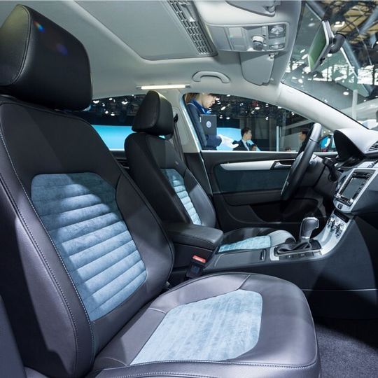 Der Farbton „Blue Motion“ wurde exklusiv für Volkswagen hergestellt. Der Farbton „Blue Motion“ wurde exklusiv für Volkswagen hergestellt.
