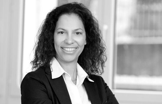 Frau Diana Olusanmi hat seit Mitte Juni 2013 neu die Verkaufsleitung bei Servax, einer Division der Landert Motoren AG, übernommen. Frau Diana Olusanmi hat seit Mitte Juni 2013 neu die Verkaufsleitung bei Servax, einer Division der Landert Motoren AG, übernommen.
