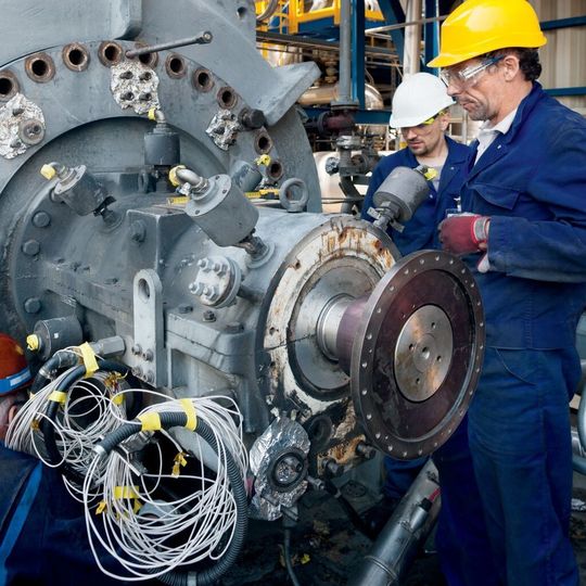 Bilfinger specialist at work - the comapny recently renewed its contract with Borealis... Bilfinger specialist at work - the comapny recently renewed its contract with Borealis...