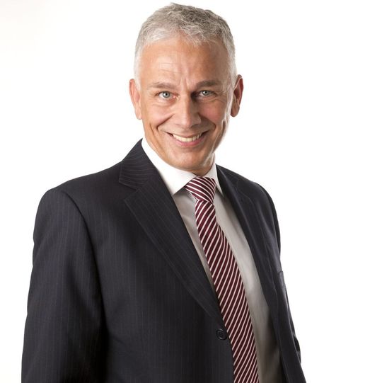 Mit Thomas Blank wurde ein zentral für dieses Geschäftsfeld zuständiger Manager eingestellt. Mit Thomas Blank wurde ein zentral für dieses Geschäftsfeld zuständiger Manager eingestellt.