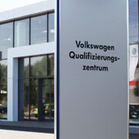 Das neue Trainingszentrum Freisíng bietet technische Qualifizierungen und IT-Schulungen für Mitarbeiter der VW-Handelsorganisation.